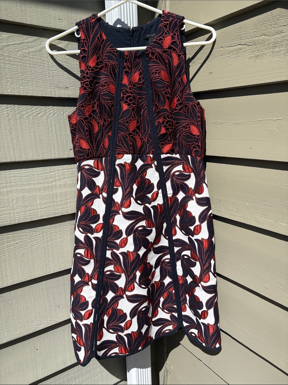 NWOT RARE Ann Taylor Dress w embroidery top A line. Black and rust/burt 🍊Sz 4